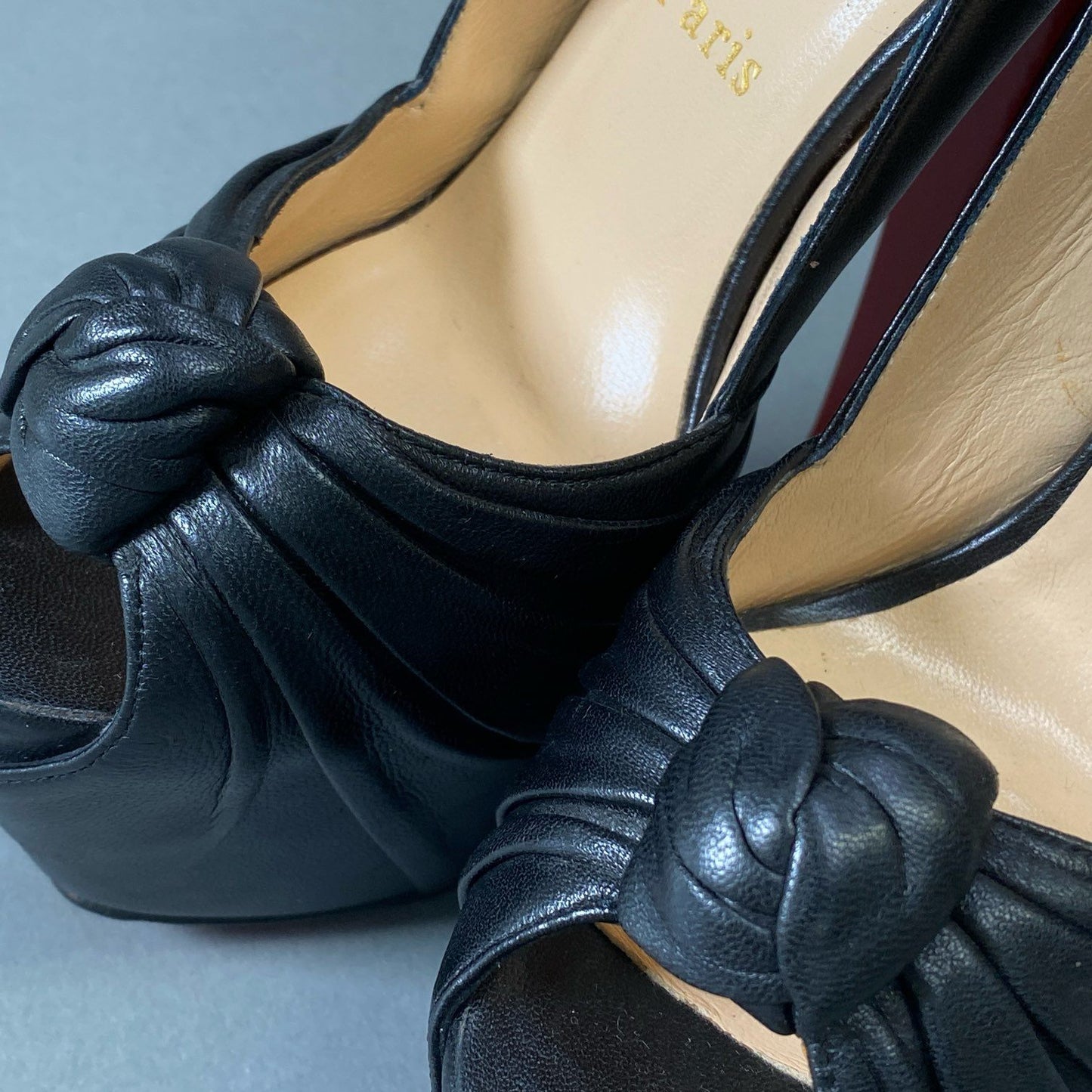 4i30 《美品》 Christian Louboutin クリスチャンルブタン ハイヒール パンプス オープントゥ アンクルストラップ 35サイズ ブラック レザー レディース シューズt18r