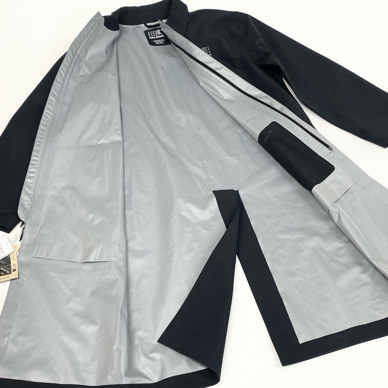 Mb16　《極美品》 MM6 SALOMON エムエムシックス メゾンマルジェラ サロモン コラボ トレンチコート レインコート XS ブラック GORE-TEX ゴアテックス メンズta1