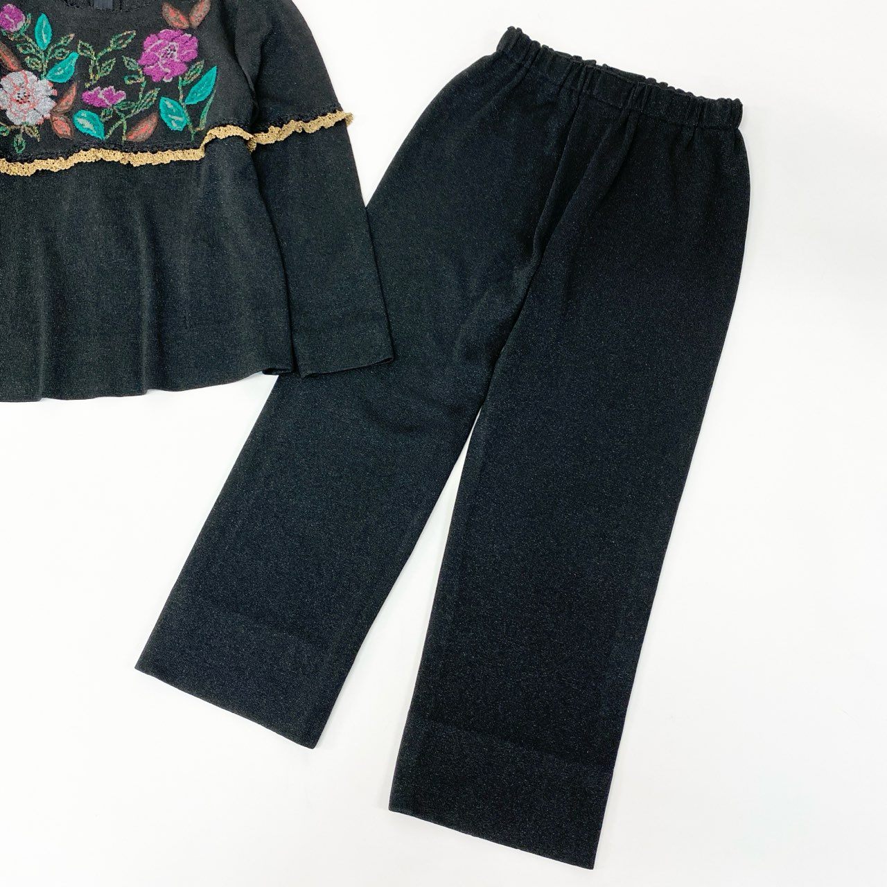 14j10 《美品》TOYOKO SAITO サイトウトヨコ 斎藤都世子 ニットセットアップ パンツセットアップ 花柄刺繍 ラメ ブラック レディースo07t
