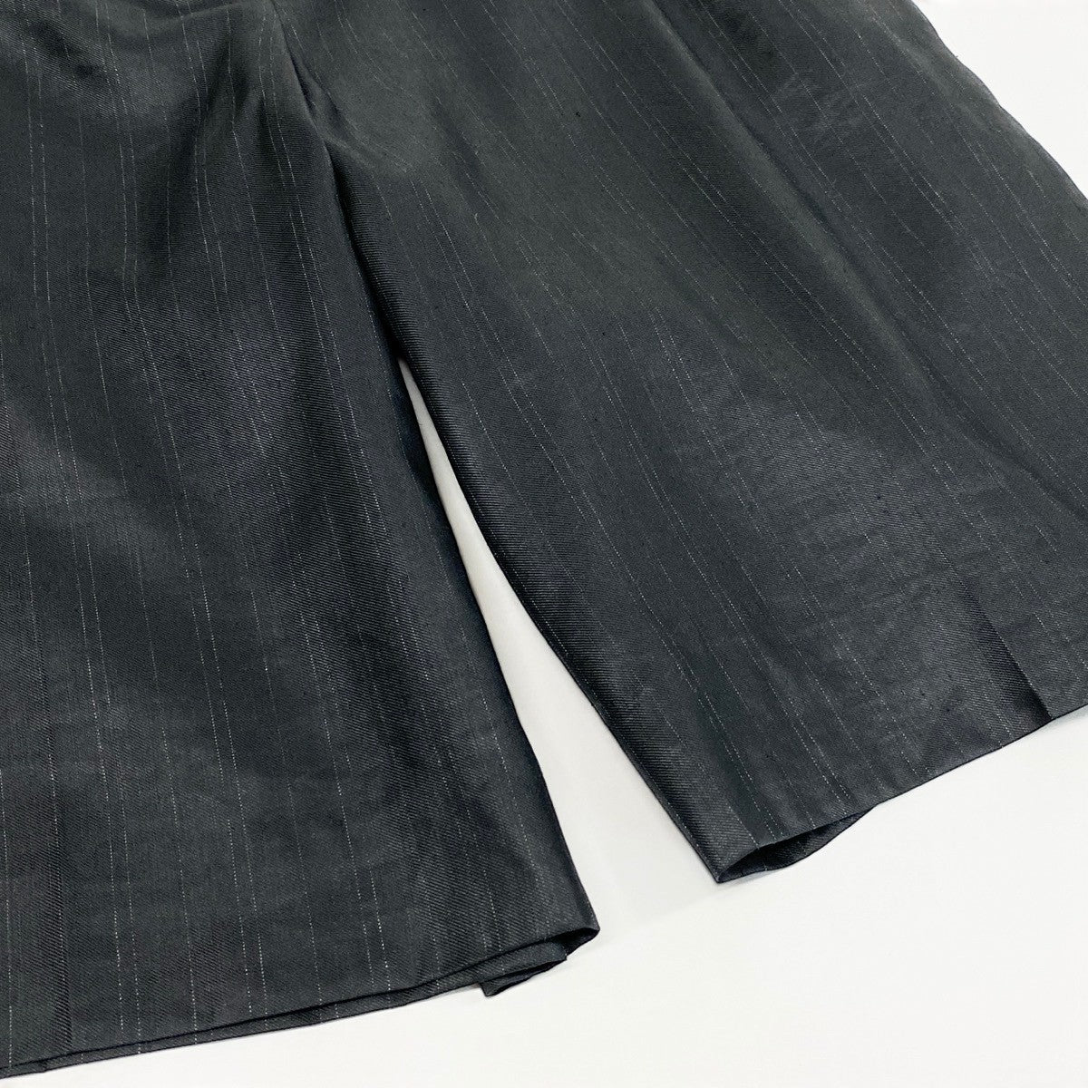37i15 【極美品】FABIANA FILIPPI ファビアナフィリッピ リネンハーフパンツ ストライプ イタリア製 42サイズ ダークグレー レディースu02t
