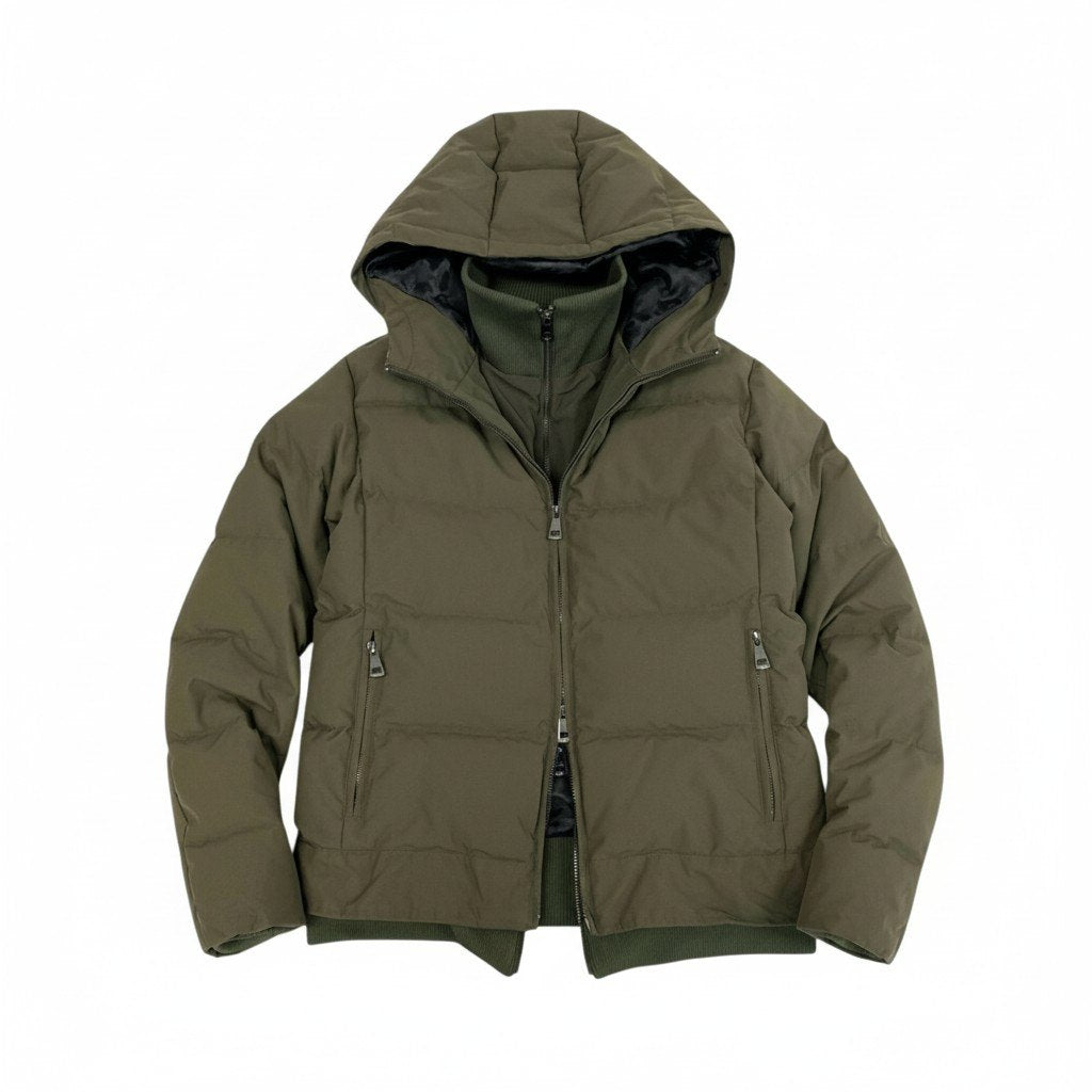 65l14【美品】AKM エイケイエム コンテンポラリー スタンドネック レイヤード ダウンジャケット アウター  Mサイズ カーキ メンズo07t