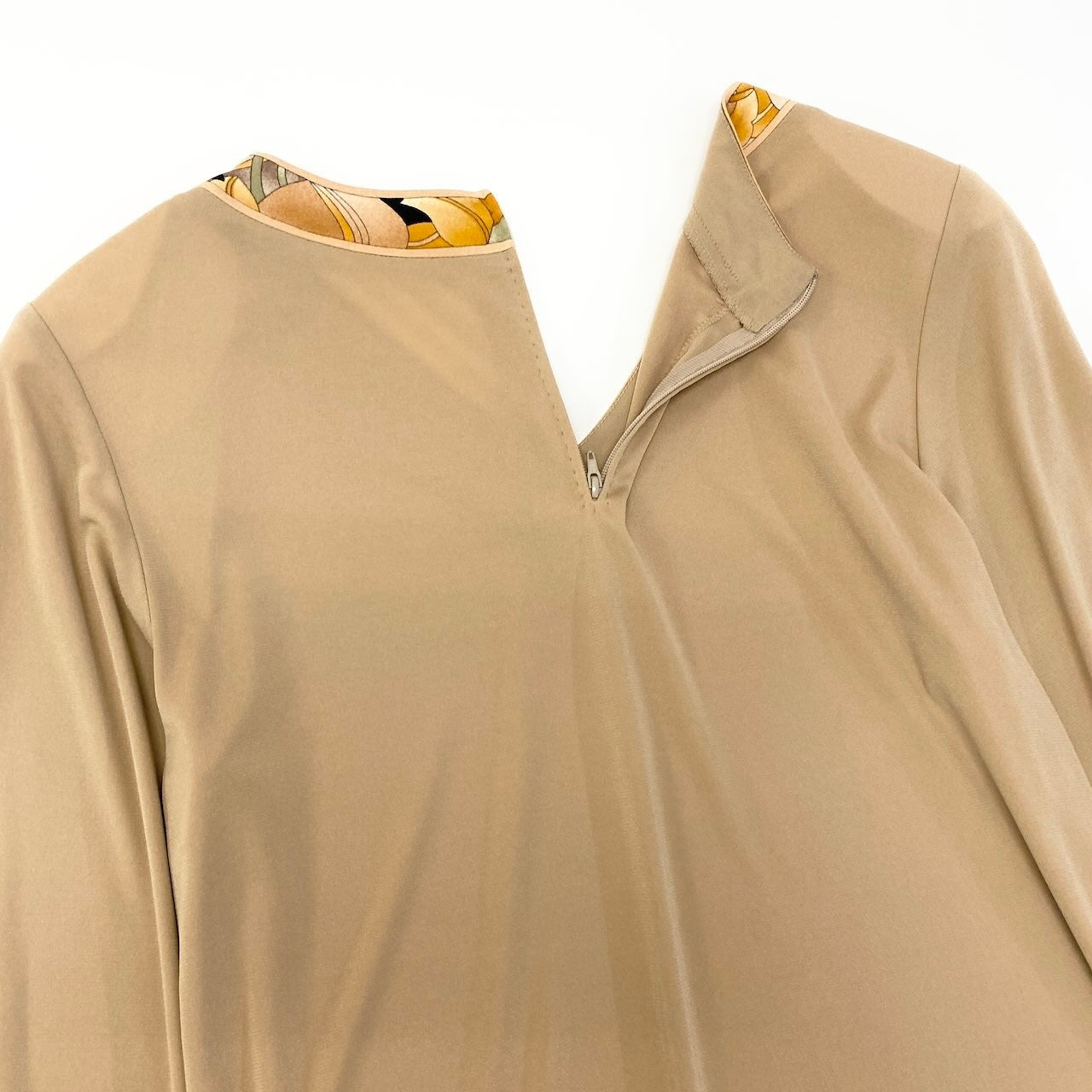 80e6 LEONARD FASHION レオナール 花柄切替プリント ロングワンピース ロングスリーブ カンカン素材 Vネック サイズ42 ベージュ レディース 女性服o07t