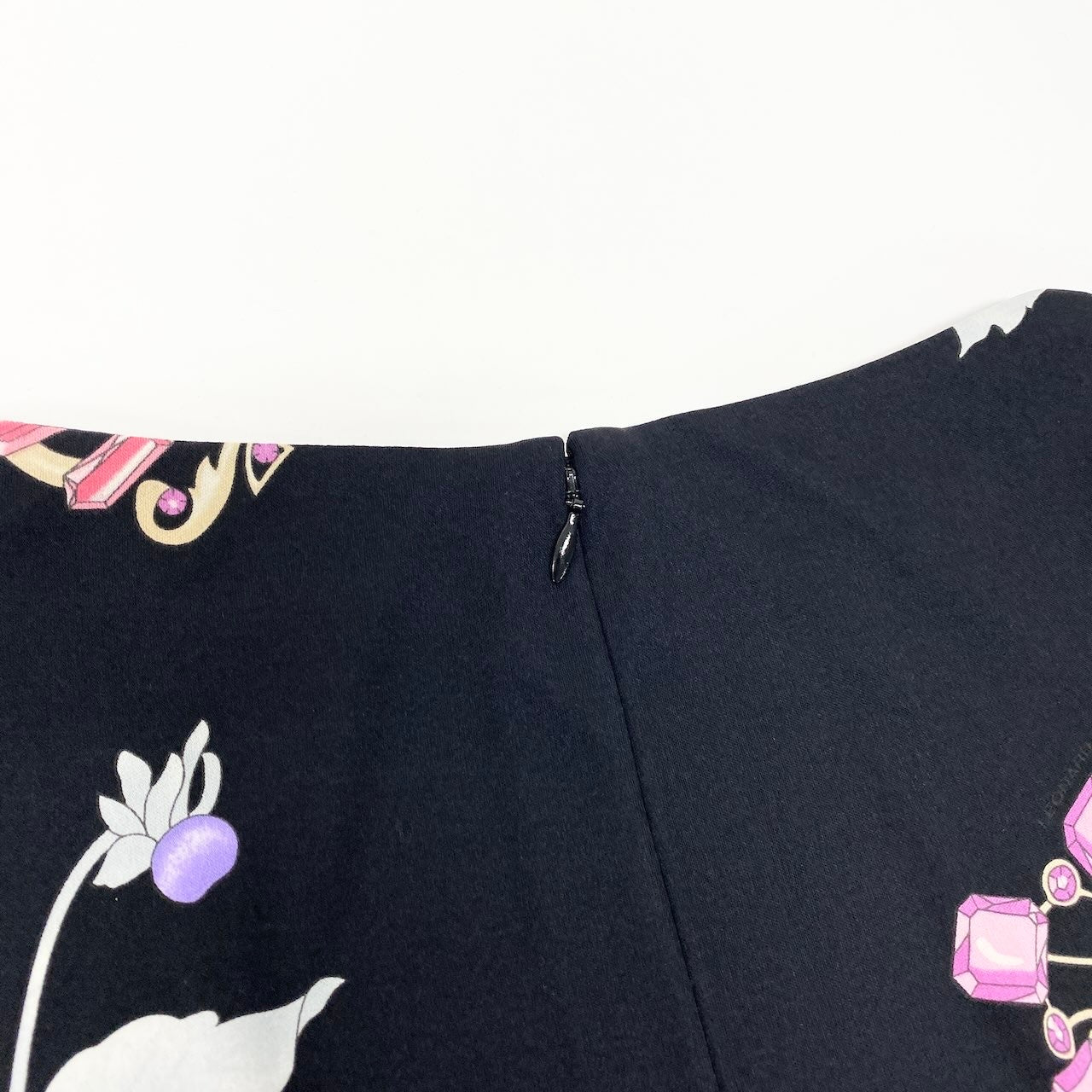 34d12 LEONARD FASHION レオナール ロングスリーブワンピース 膝丈ワンピース 美しい花柄プリント カンカン素材 サイズ40 ブラック レディース 女性用u02t