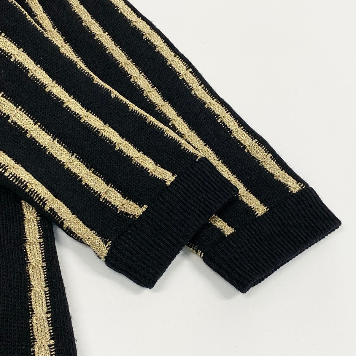65e2 YVES SAINT LAURENT イヴサンローラン ロングスリーブ ニットカーディガン チュニック丈 サイズM ブラック ゴールド ウール100％ レディース 女性服o07t