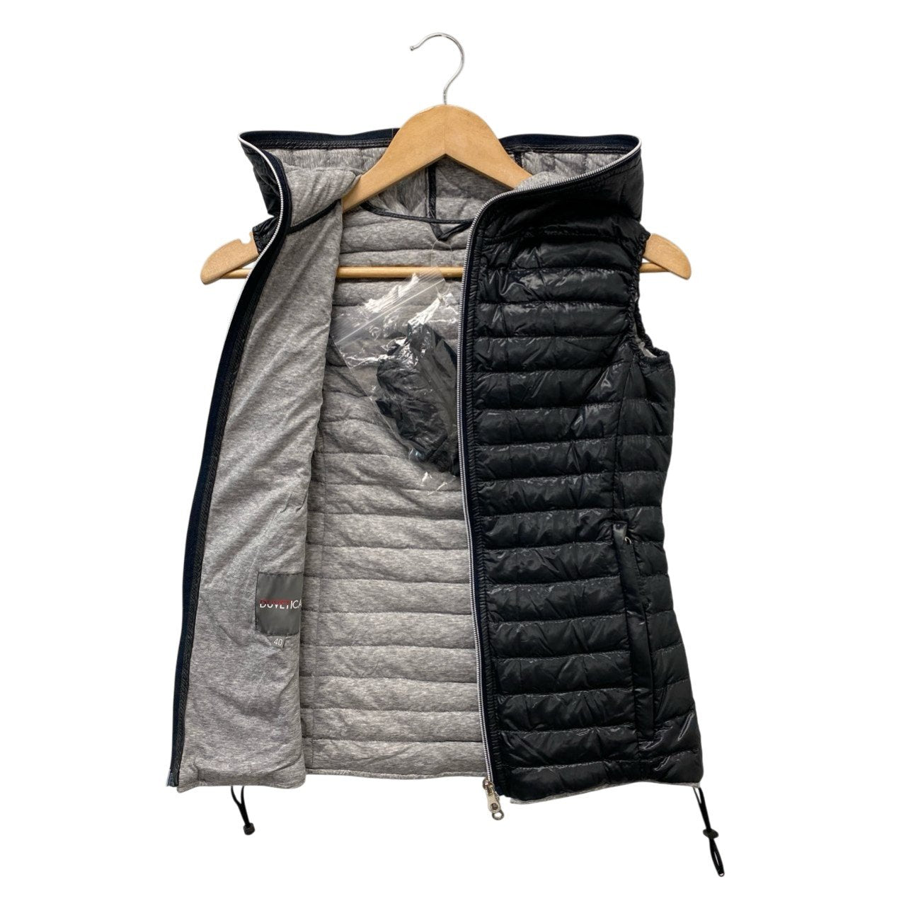 9b18【美品】DUVETICA ドュベティカ filira フーディーダウンベスト ナイロンダウンジャケット アウター 2276.00/1091 40サイズ ブラック レディースu02t