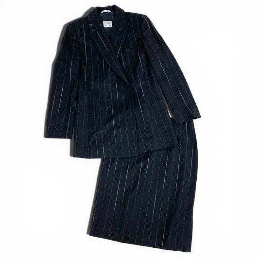 35L19 GIANFRANCO FERRE ジャンフランコフェレ ジャケットスーツ タイトスカート ストライプ柄  I40 ブラック レディース 女性用u02t