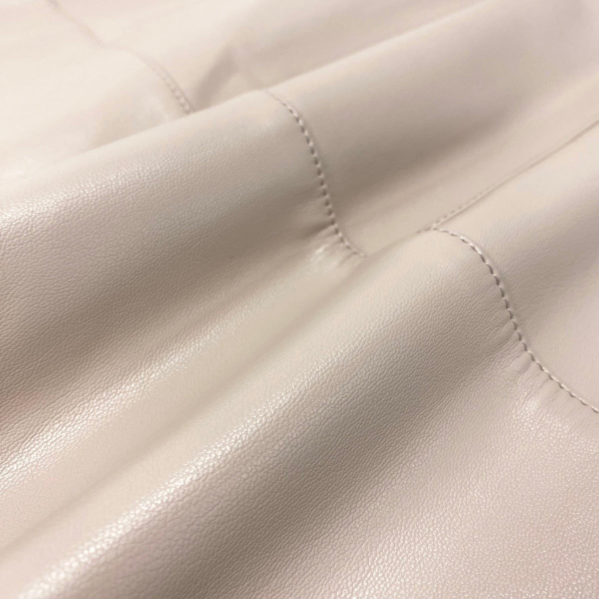 88g20 【未使用タグ付】 FOXEY NEW YORK フォクシーニューヨーク 2023年 Dress Marielle マリエル スクエアネック ノースリーブ ドレスワンピース 43873 サイズ40 ベージュ フェイクレザー レディースt18r