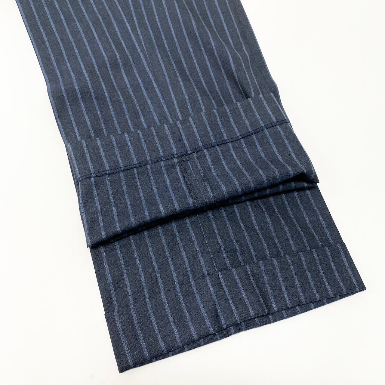 49d5 【イタリア製】Kiton キートン キトン サイズ54  カシミヤ100％ 3ボタン シングルスーツ セットアップ 背抜き 4シーズン向け ストライプ メンズ フォーマルk02i