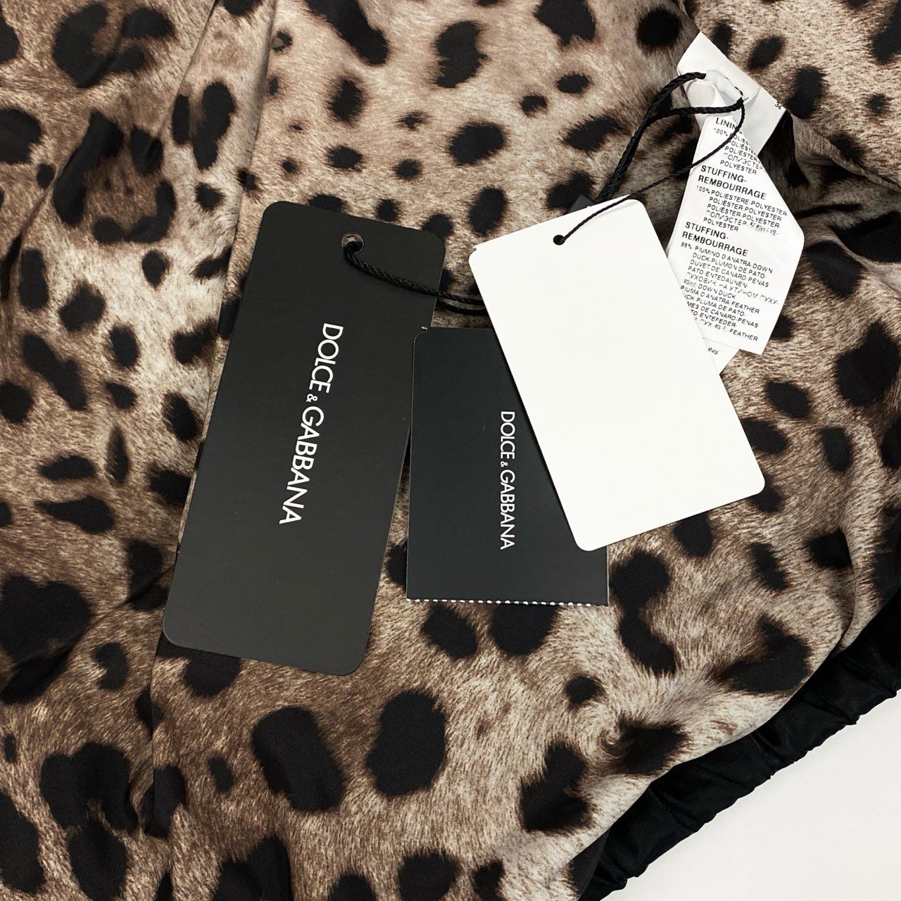 Ic10 《未使用品》定価44万 DOLCE&GABBANA ドルチェアンドガッバーナ 現行 DGロゴ パテッド サテンジャカード ダウンジャケット サイズ40 ブラック D&G タグ付t18r