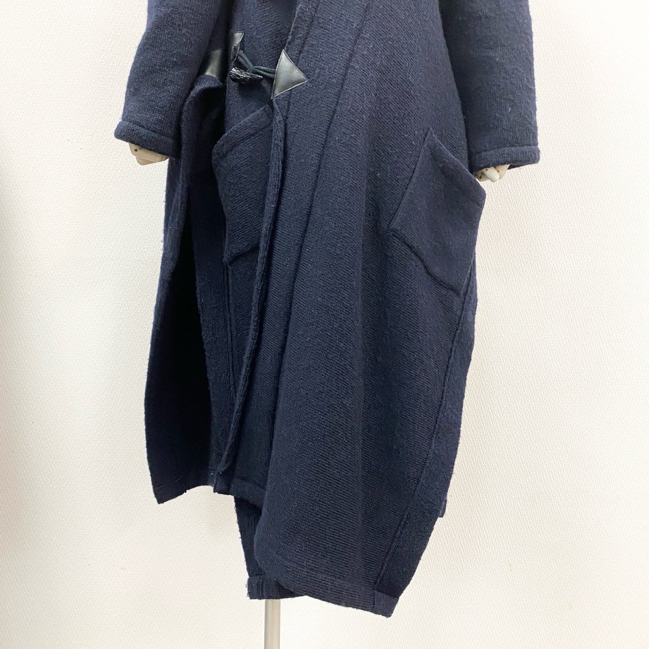 76a28 LIMI feu リミフゥ 変形デザイン ダッフルコート ロングコート サイドスリット アウター 日本製 LV-T46-139 Sサイズ ネイビー レディースo07t