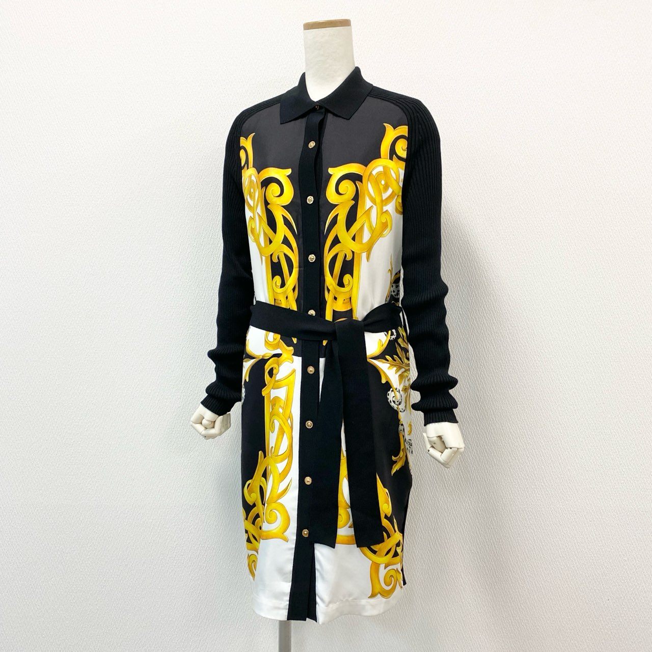 48c11 《未使用保管品》 タグ付 VERSACE ヴェルサーチ 長袖ニットシャツワンピース バロック柄プリント ニット切替 シルク 36 マルチカラー ブラック