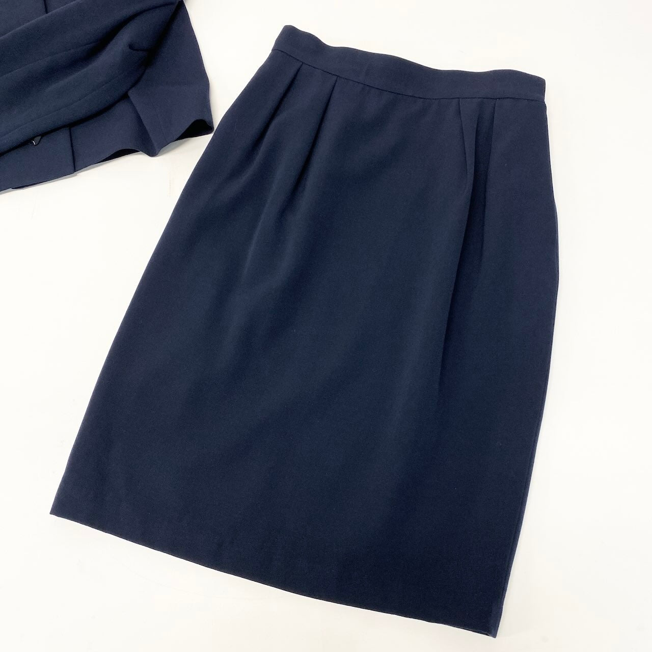 43e11 YVES SAINTLAURENT イヴサンローラン セットアップスカート フォーマル ノーカラージャケット タックスカート サイズM ネイビー ウール100％ レディース 女性服o07t