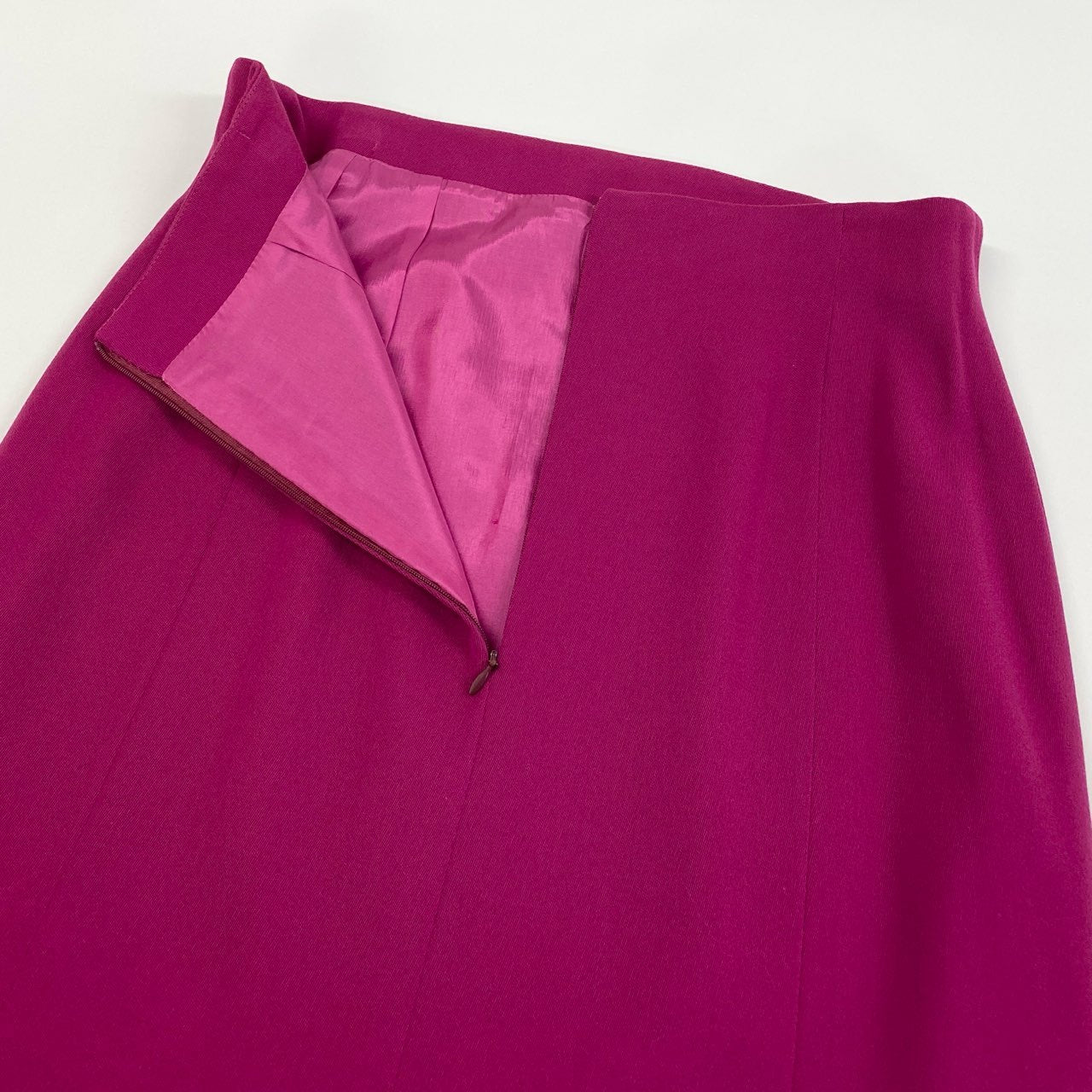 43b20 Vintage CELINE セリーヌ サークルロゴ ゴールド金具 タイトスカート 膝丈 46 ピンク ウール フランス製 大きいサイズu02t