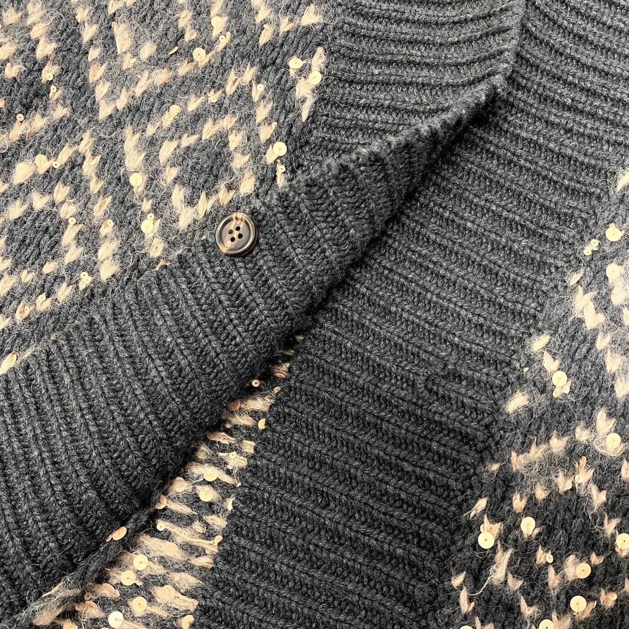 27e11 【美品】BRUNELLO CUCINELLI ブルネロクチネリ ニットカーディガン Vネック スパンコール ジオメトリックパターン イタリア製 XXSサイズ グレー オレンジ レディース 女性用u02t