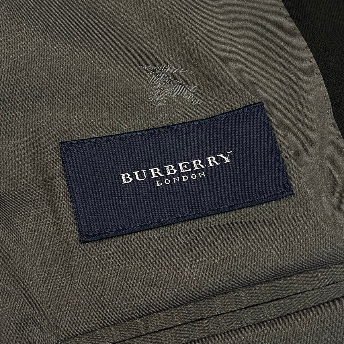 30f6 BURBERRY  LONDON バーバリーロンドン テーラードジャケット シングル 3B 刻印ボタン サイズAB5 ブラック メンズ 紳士服u02t