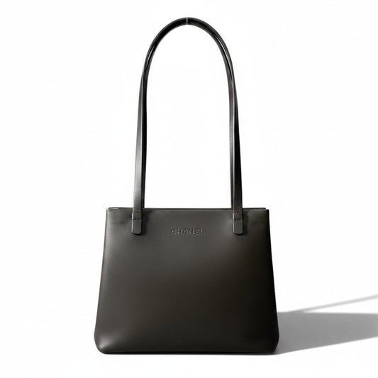 h13《美品》 CHANEL シャネル オールレザー ショルダーバッグ All Leather Shoulder Bag ブラック 鞄 カバンt18r