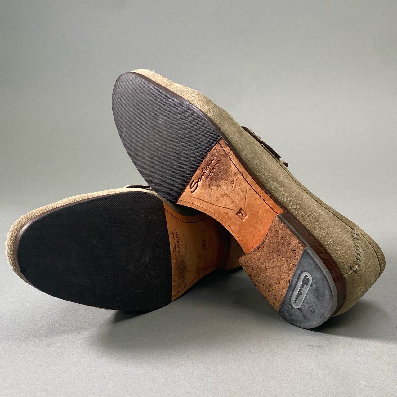 6i18 Santoni サントーニ イタリア製 スウェード ローファー スリッポン シューズ 9547 7 グレージュ スエード レザー メンズk02i