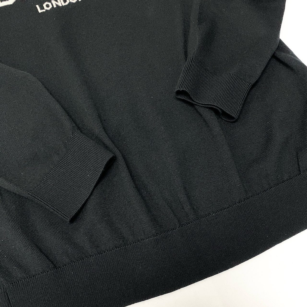 82a29 BURBERRY LONDON ENGLAND バーバリー ロンドンイングランド 長袖ニットセーター 胸元ブランドロゴ トップス イタリア製 Lサイズ ブラック ホワイト メンズ 男性用o07t