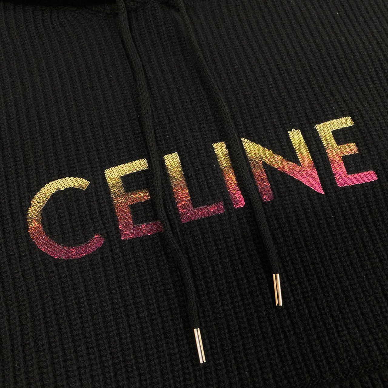 7i25 《美品》CELINE セリーヌ グラデーションロゴニットパーカー 22AW エンブロイダリーニット スパンコール 2A10X66Q Sサイズ ブラック メンズk02i
