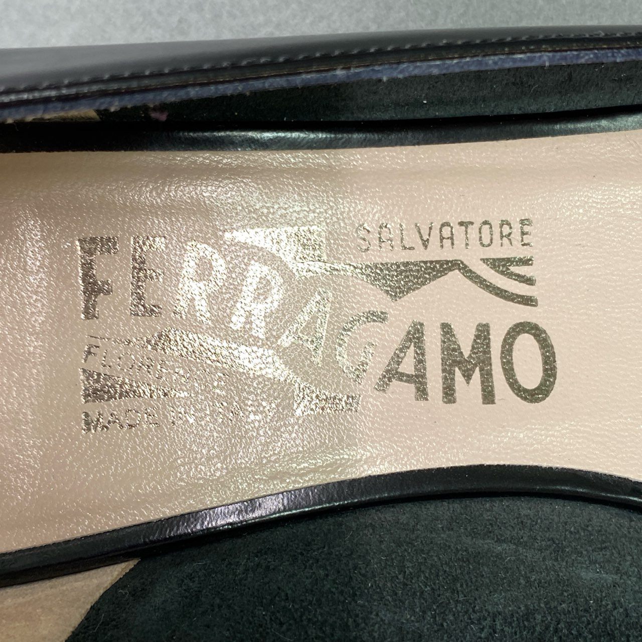 4k29 Salvatore Ferragamo サルヴァトーレフェラガモ イタリア製 ヴァラリボン レザーヒールパンプス シューズ 6 ブラック 本革