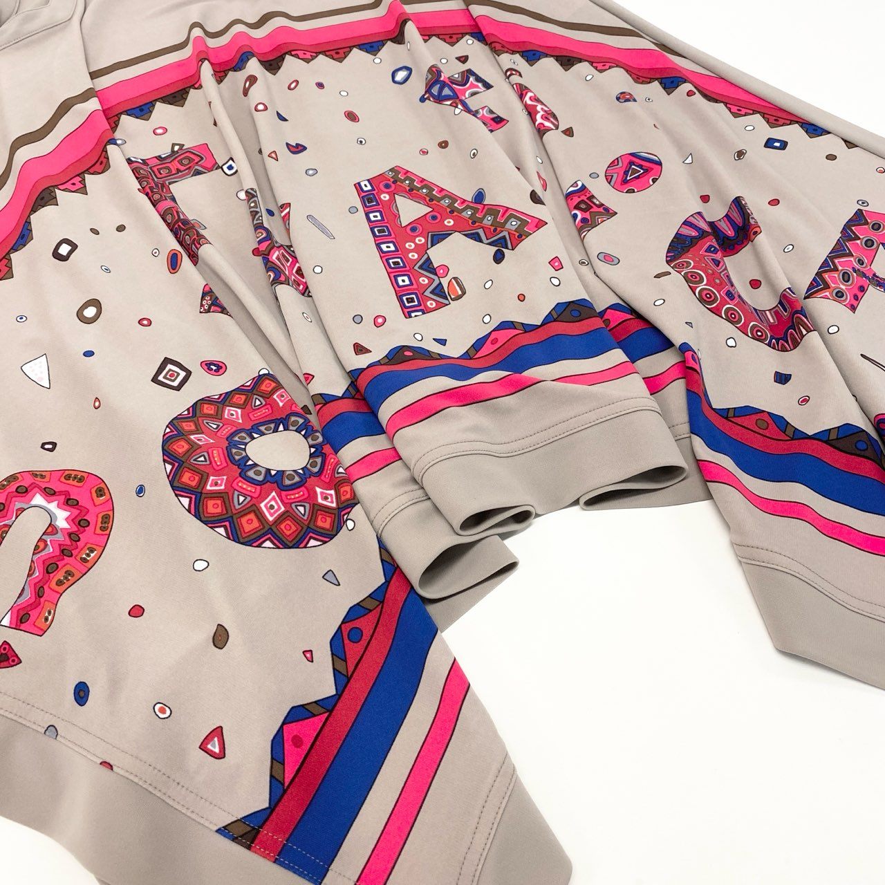 26k27 TOKUKO1er VOL トクコプルミエヴォル ノースリーブワンピース フレアワンピース 襟フリル アルファベットプリント レディース 女性用 9 ベージュ系u02t