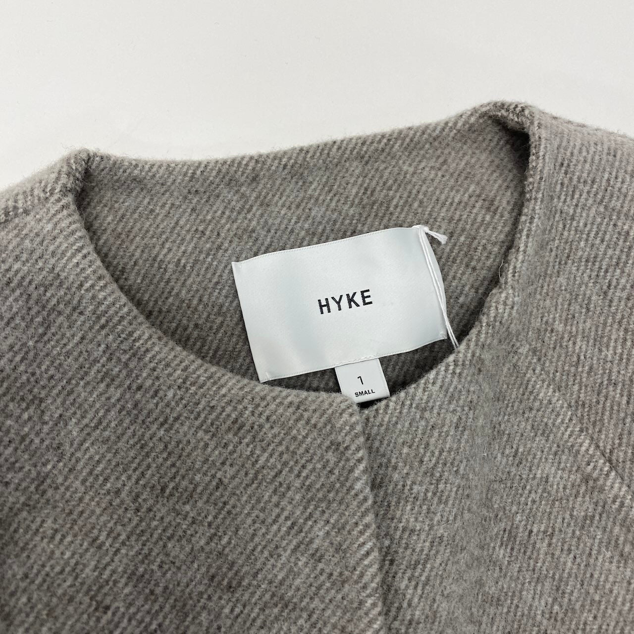 81c26 HYKE ハイク ダブルフェイストレンチコート ウールコート ロングコート アウター 222-17399-029 1サイズ グレー ウール100％ レディース 女性用u02t