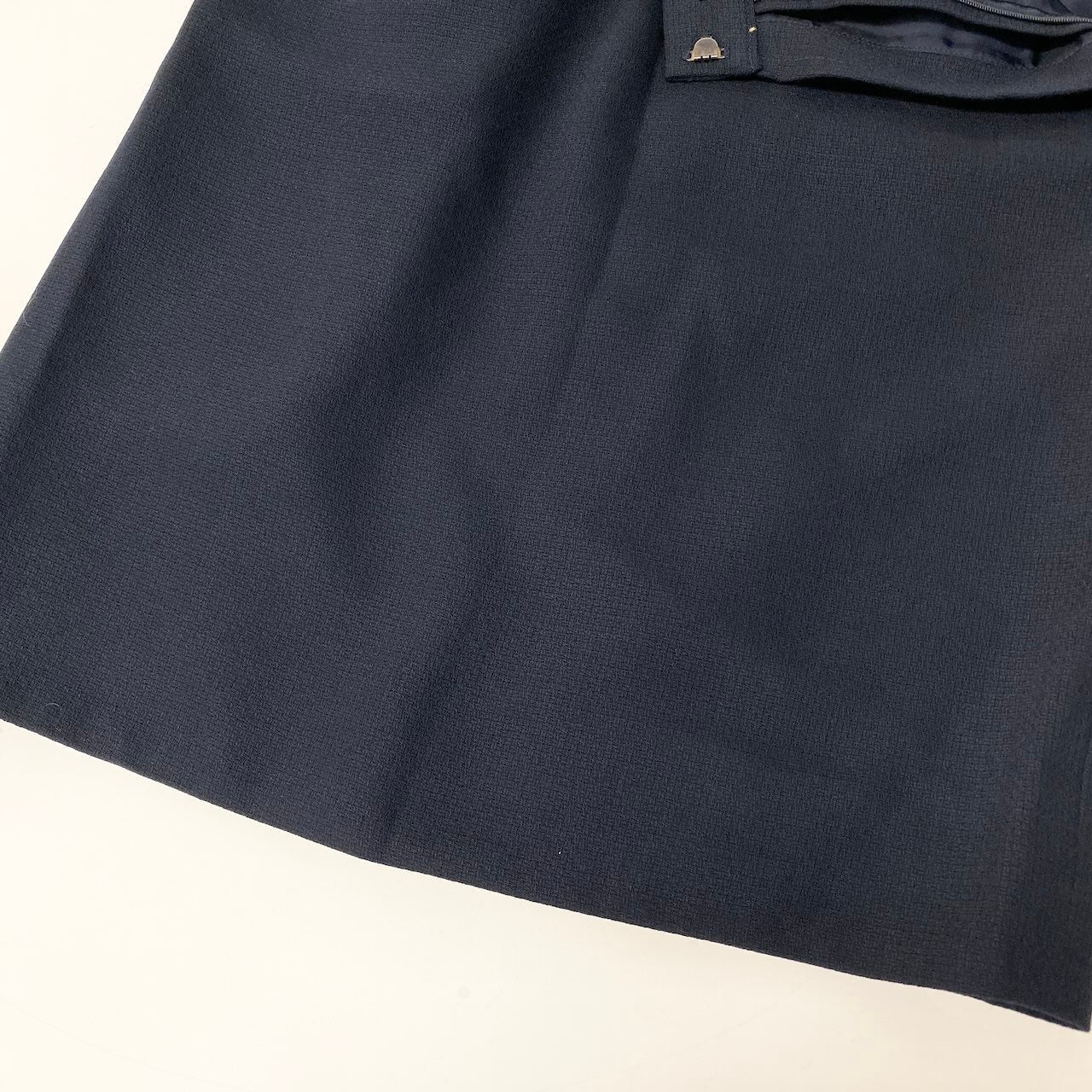 62c30 【新品保管品】Yves Saint Laurent イヴサンローラン スカートセットアップ ジャケット タイトスカート バイカラー Mサイズ ネイビー ブラック ウール100％ レディース 女性用u02t