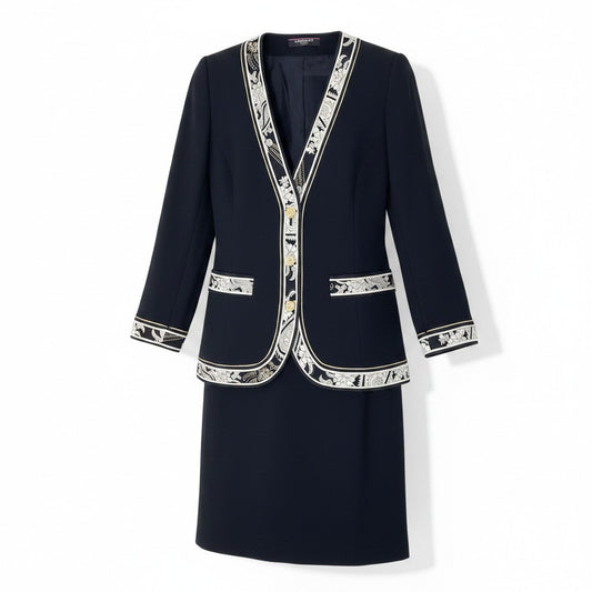 37e28 LEONARD FASHION レオナール セットアップ スカートスーツ ノーカラージャケット 金ボタン 花柄プリント 11AR ブラック レディース 女性服o07t