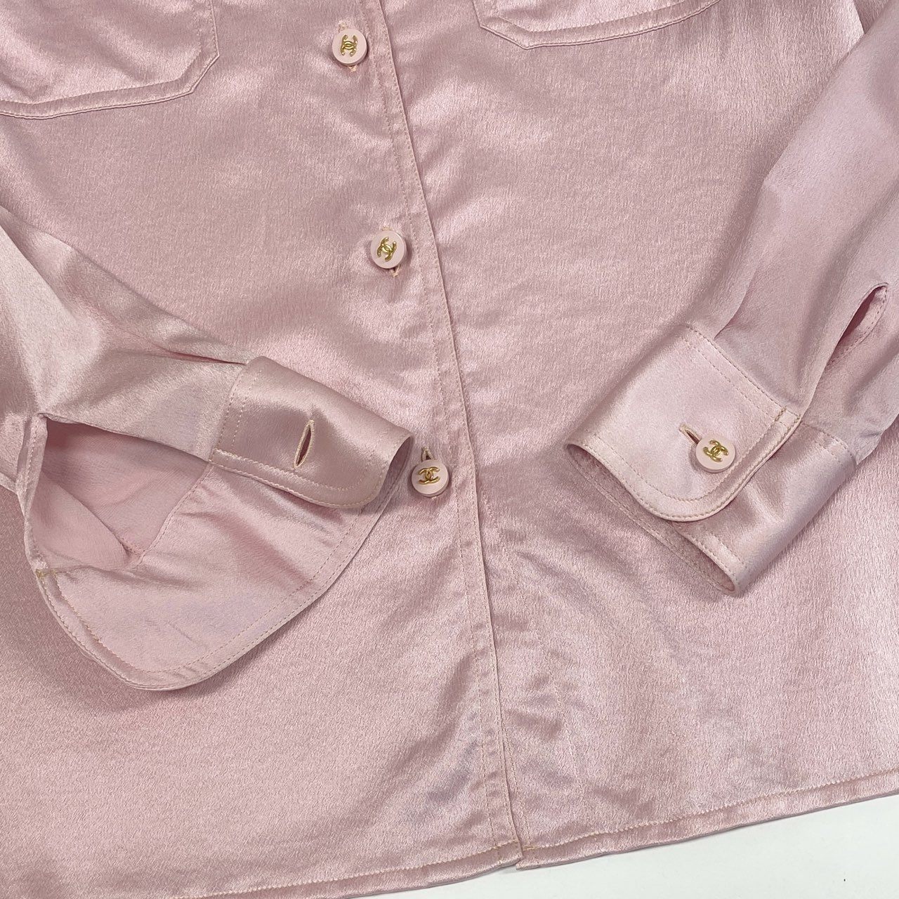 b26 CHANEL ヴィンテージ シャネル 1996年 ココマークボタン シルクシャツ シルクブラウス M~L相当 レディース トップスta1