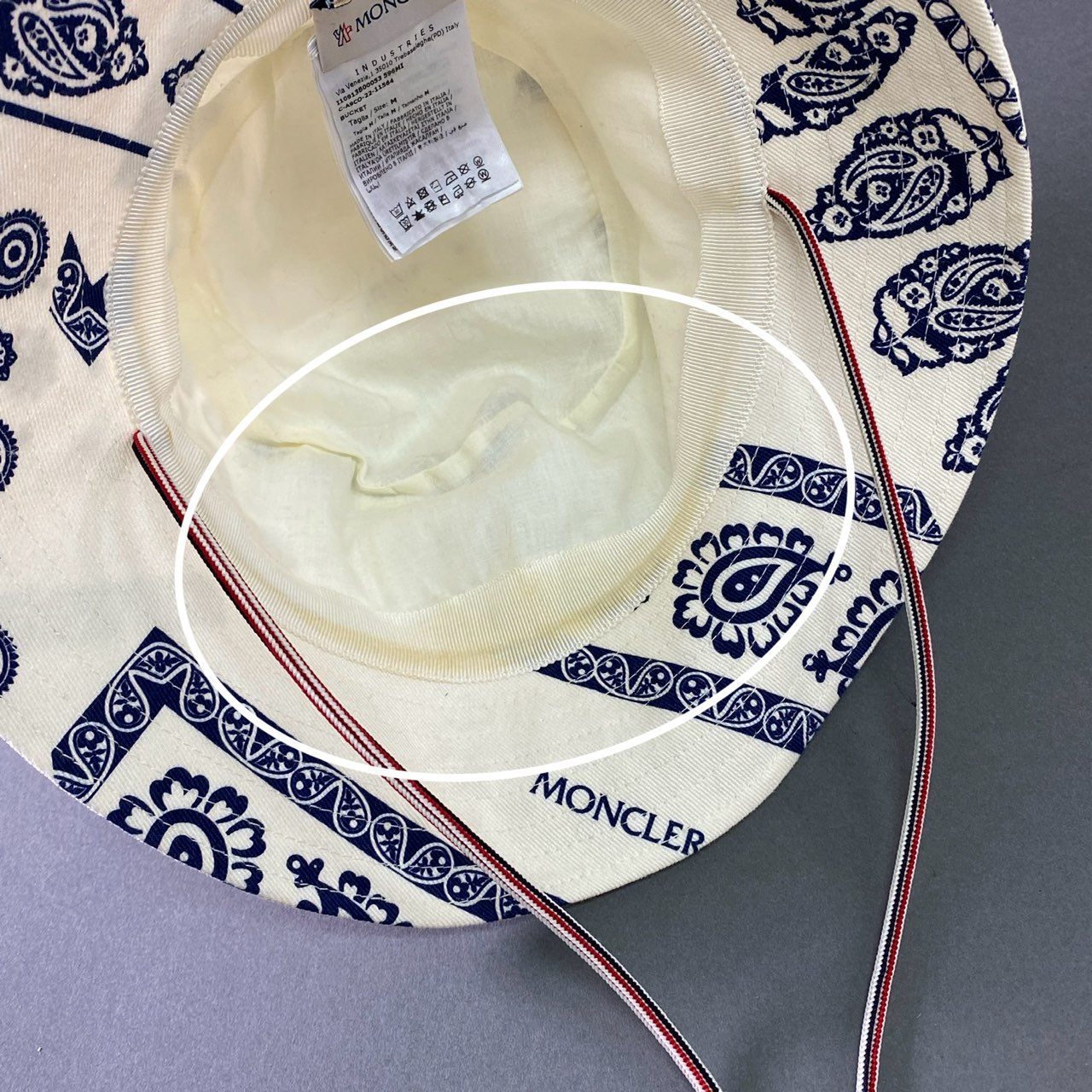 a17 MONCLER モンクレール 2022 Paisley Bucket Hat ペイズリー バケットハット I10913B00053 M ホワイト 帽子