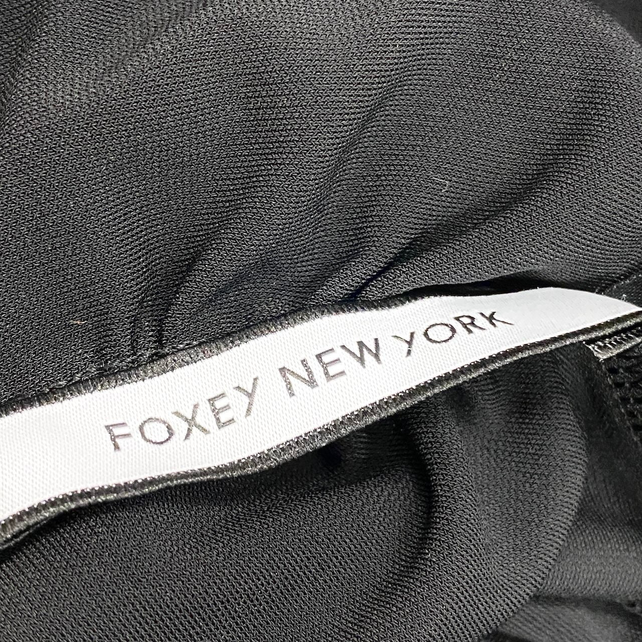 73e15【新品保管品】FOXEY NEW YORK フォクシーニューヨーク スクエアネックカットソー ギャザートップス ストレッチ ロゴ刺繍 40サイズ ブラック レディース 女性用k02i