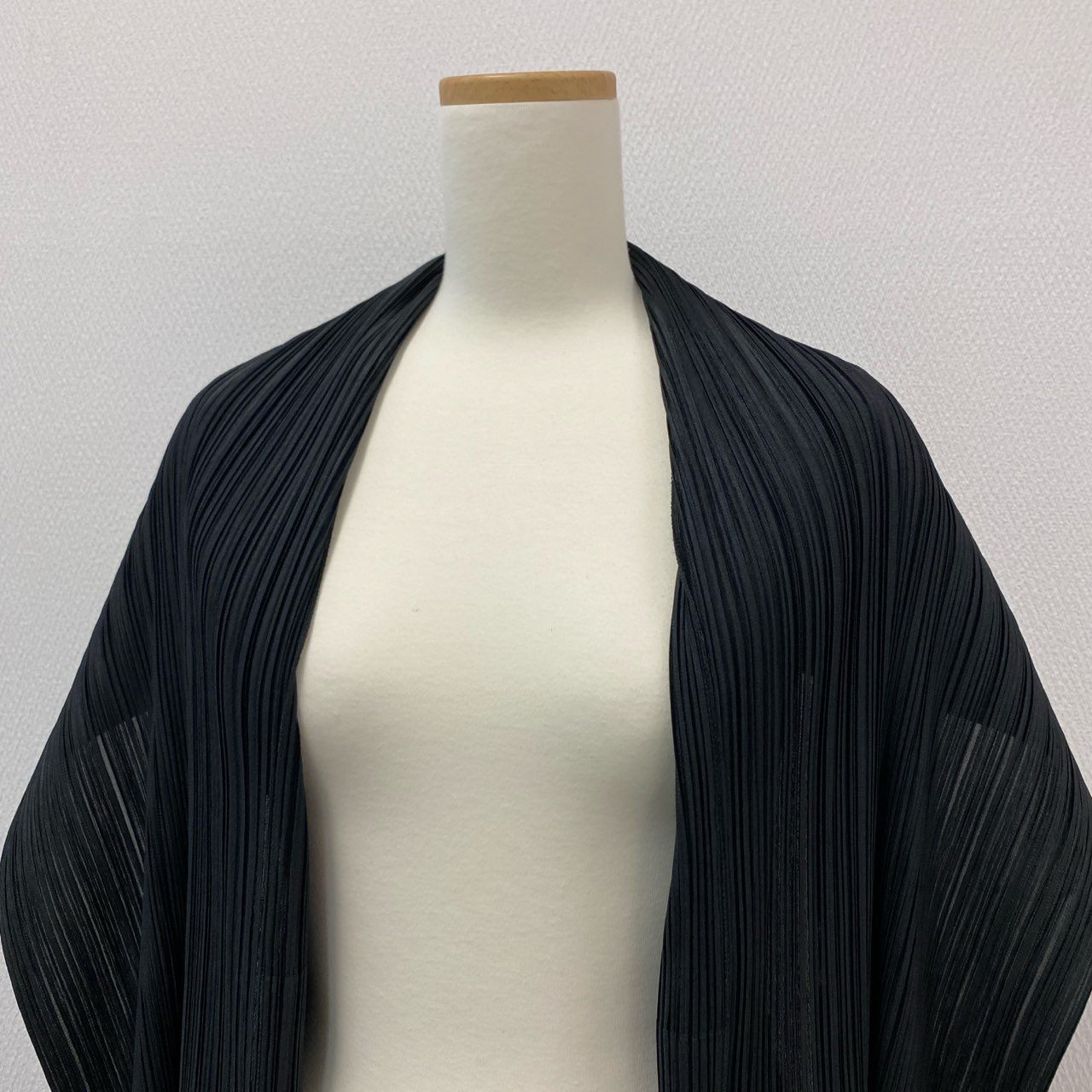 14j10 PLEATS PLEASE プリーツプリーズ フロントオープン ジレ ベスト イッセイミヤケ PP21-JE163 3サイズ ブラック レディースu02t