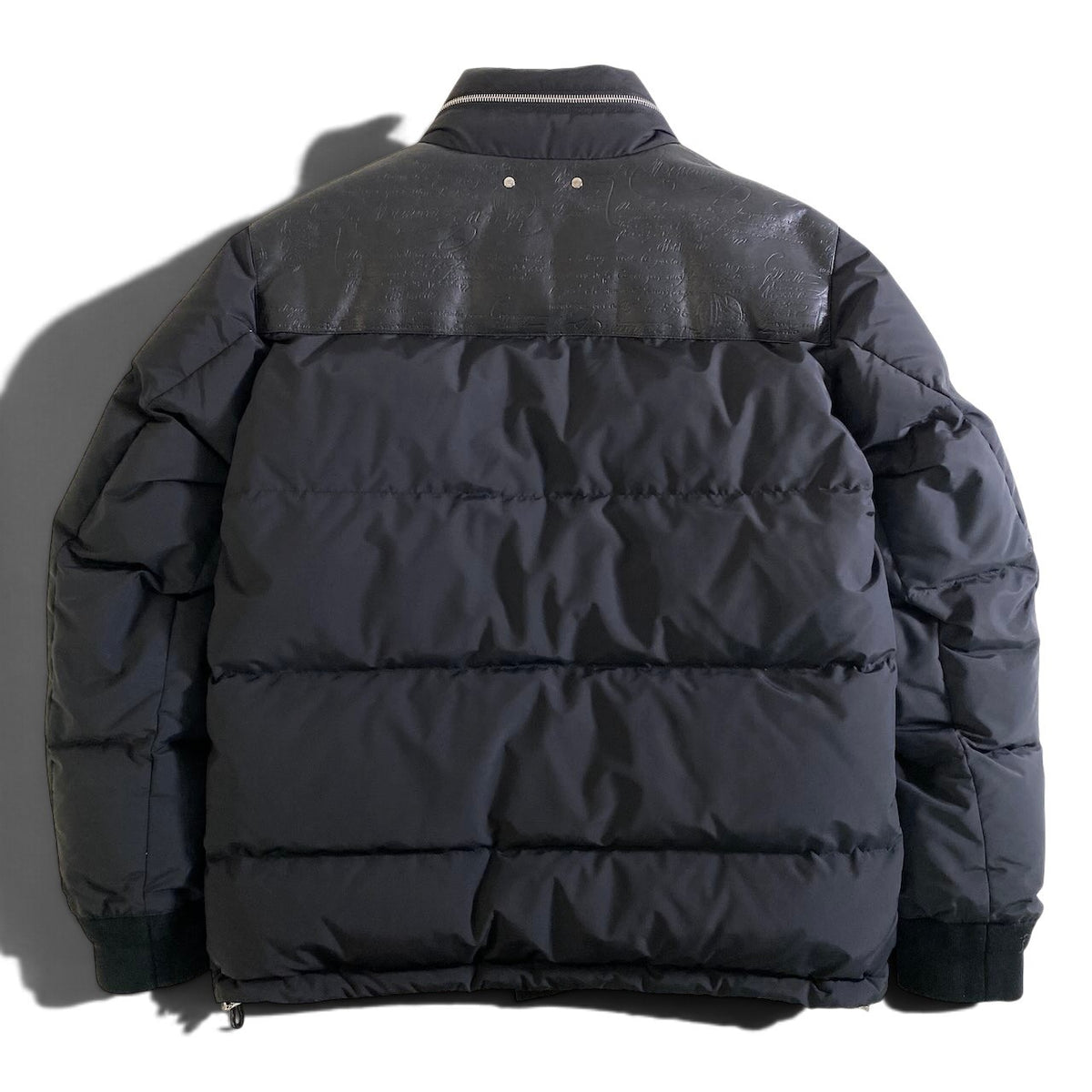 10j28《入手困難》 Berluti ベルルッティ カリグラフィー レザー使い ダウンジャケット R18OBL90W Size 48 ブラック ガーメント付t18r