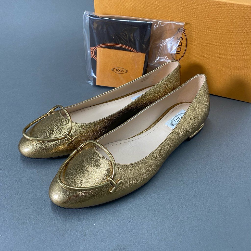 4i10 《美品》 TOD'S トッズ イタリア製 バレリーナ フラットパンプス シューズ 金具 40 メタリックゴールド