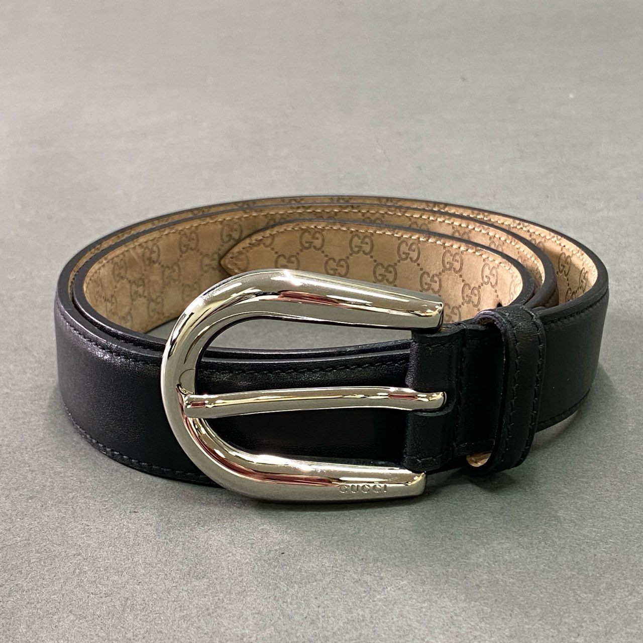f4① GUCCI グッチ シルバーピンバックル レザーベルト 285464 90・36 ブラック Leather イタリア製 保存袋