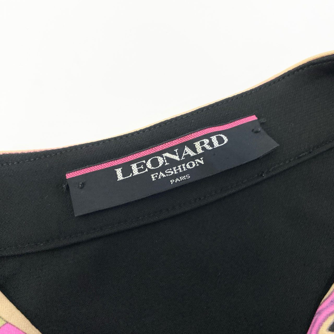 86d3 【大きいサイズ】 LEONARD FASHION レオナール ロングシャツ ワンピース ７分袖 カンカン素材 切替花柄プリント くるみボタン レディース 女性用 LL ブラックo07t