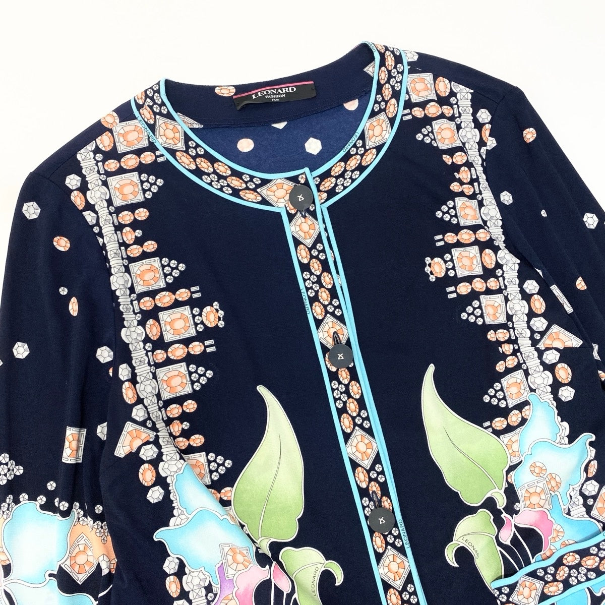 61e19 【美品】 LEONARD FASHION レオナール ロングスリーブカーディガン カンカン素材 総柄プリント ロゴボタン 0159418 サイズL ネイビー レディース 女性用u02t