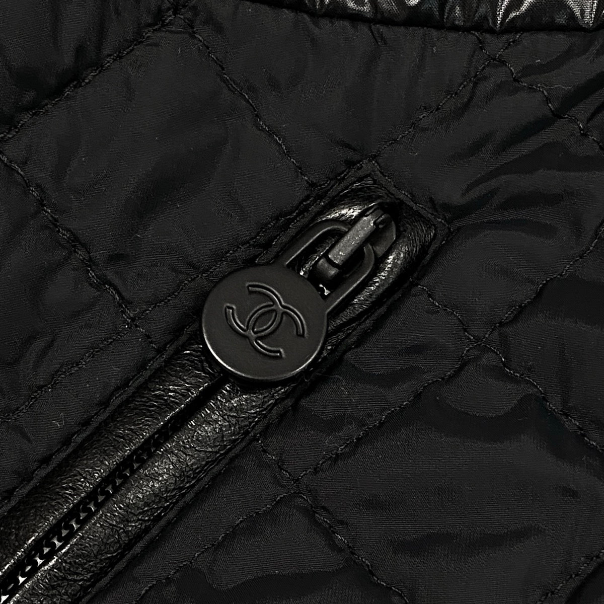 i22 CHANEL シャネル マトラッセ ナイロンジャケット Matelasse Nylon Jacket P44636 Size36 ブラックt18r