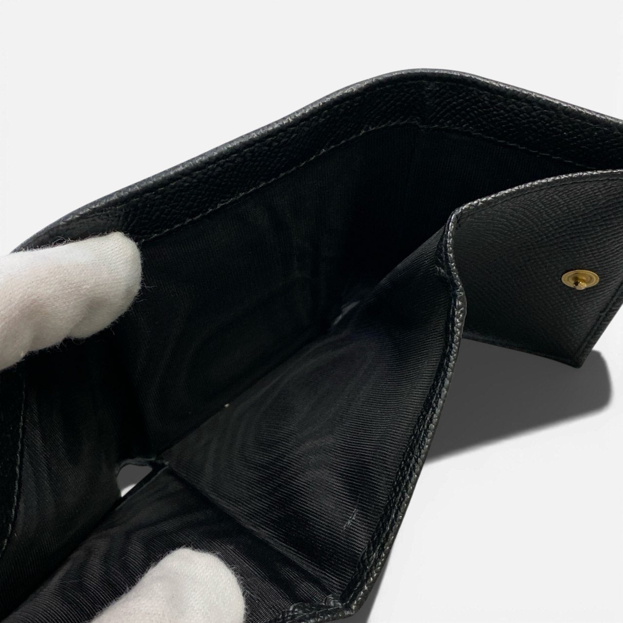 a6 DOLCE&GABBANA ドルチェアンドガッパーナ 三つ折り財布 ウォレット DGロゴ ラインストーン ブラック レザー 本革 レディースk02i