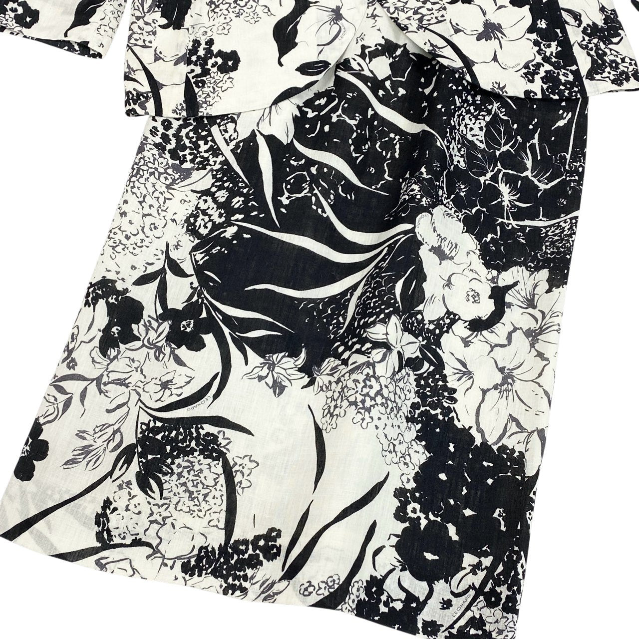 4b4 LEONARD レオナール スカートセットアップ ジャケット タイトスカート 花柄 9ARサイズ ホワイト ブラック リネン100％ レディース 女性用o07t