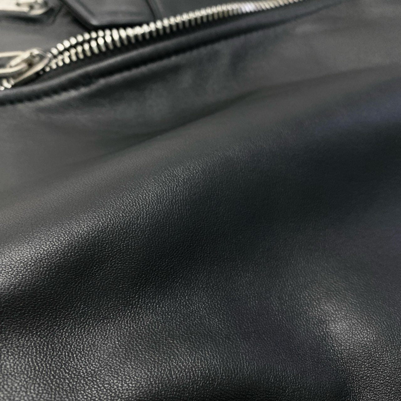 38c3 OFF-WHITE オフホワイト BERNINI レザージャケット ライダースジャケット ダブルライダースジャケット OMJG003F18983011 XSサイズ ブラック レザー メンズ 男性用o07t