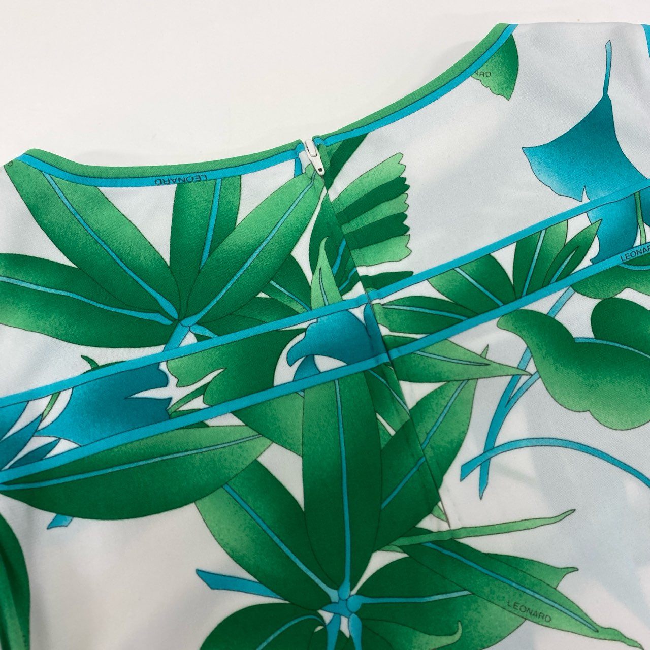 19k10 LEONARD レオナール ノースリーブワンピース ロングワンピース カンカン素材 0150242 42サイズ ホワイト グリーン レディースu02t