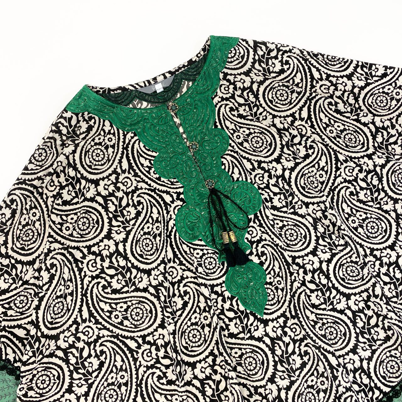 44k28 TOKUKO 1er VOL トクコプルミエヴォル ポンチョ 伸縮ストレッチ ペイズリー柄 総柄 フロント刺繍 レース装飾 レディース トップス 9 マルチカラーu02t