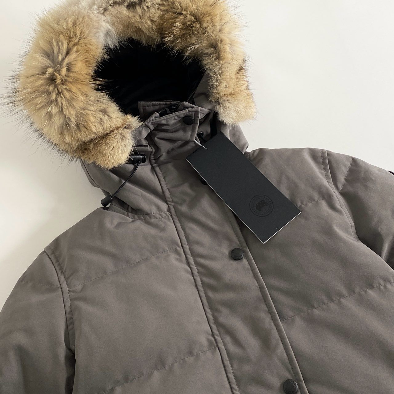 82j4  《新品タグ付き》 CANADA GOOSE カナダグース ブラックレーベル 3802LB SHELBNRNE PARKA ダウンコート アウター コヨーテファー サイズXS グレー系 レディース