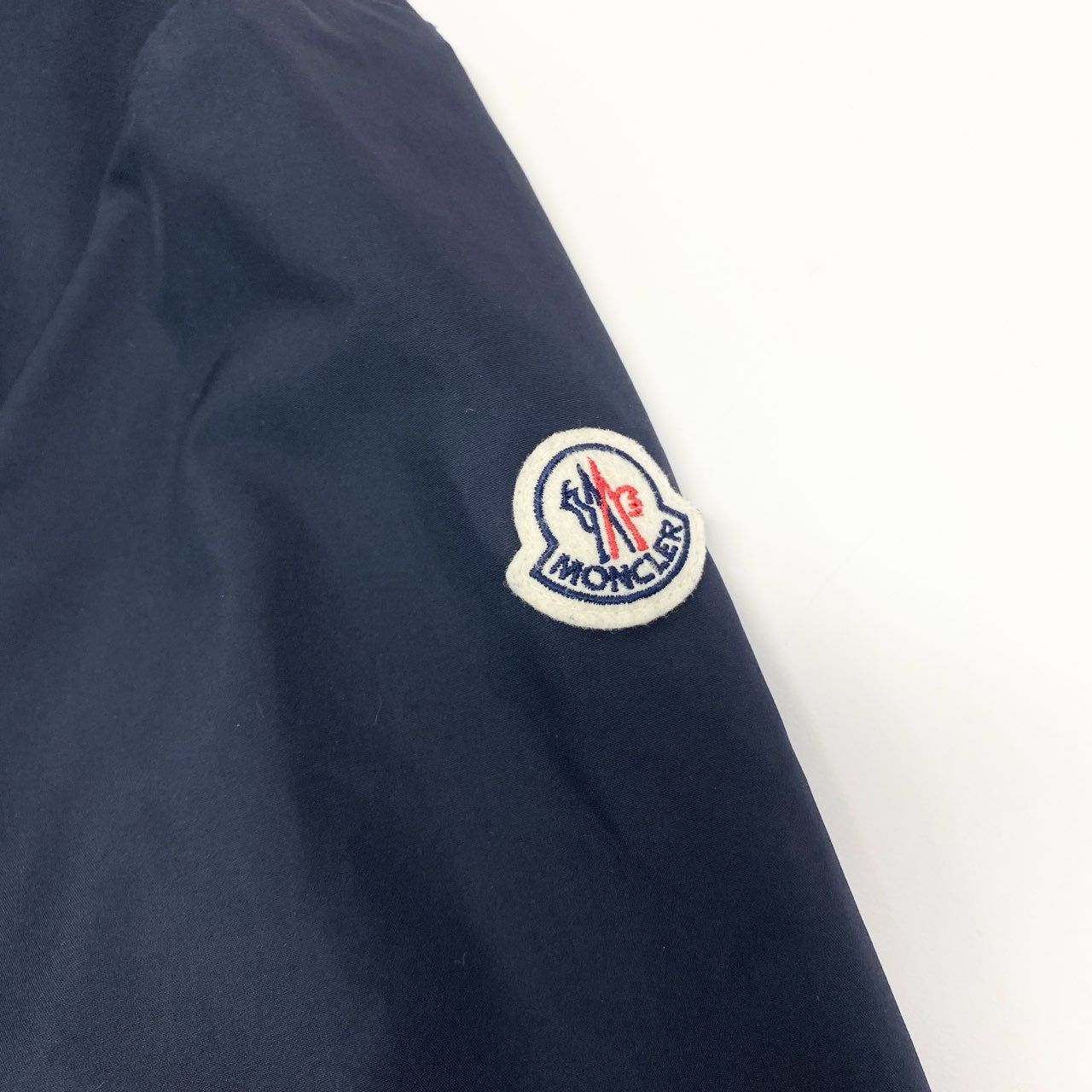 62a28 MONCLER モンクレール 23SS ATRIA WZIP ナイロンジャケット パーカー フーディ I10911A00008 2 ネイビー メンズo07t