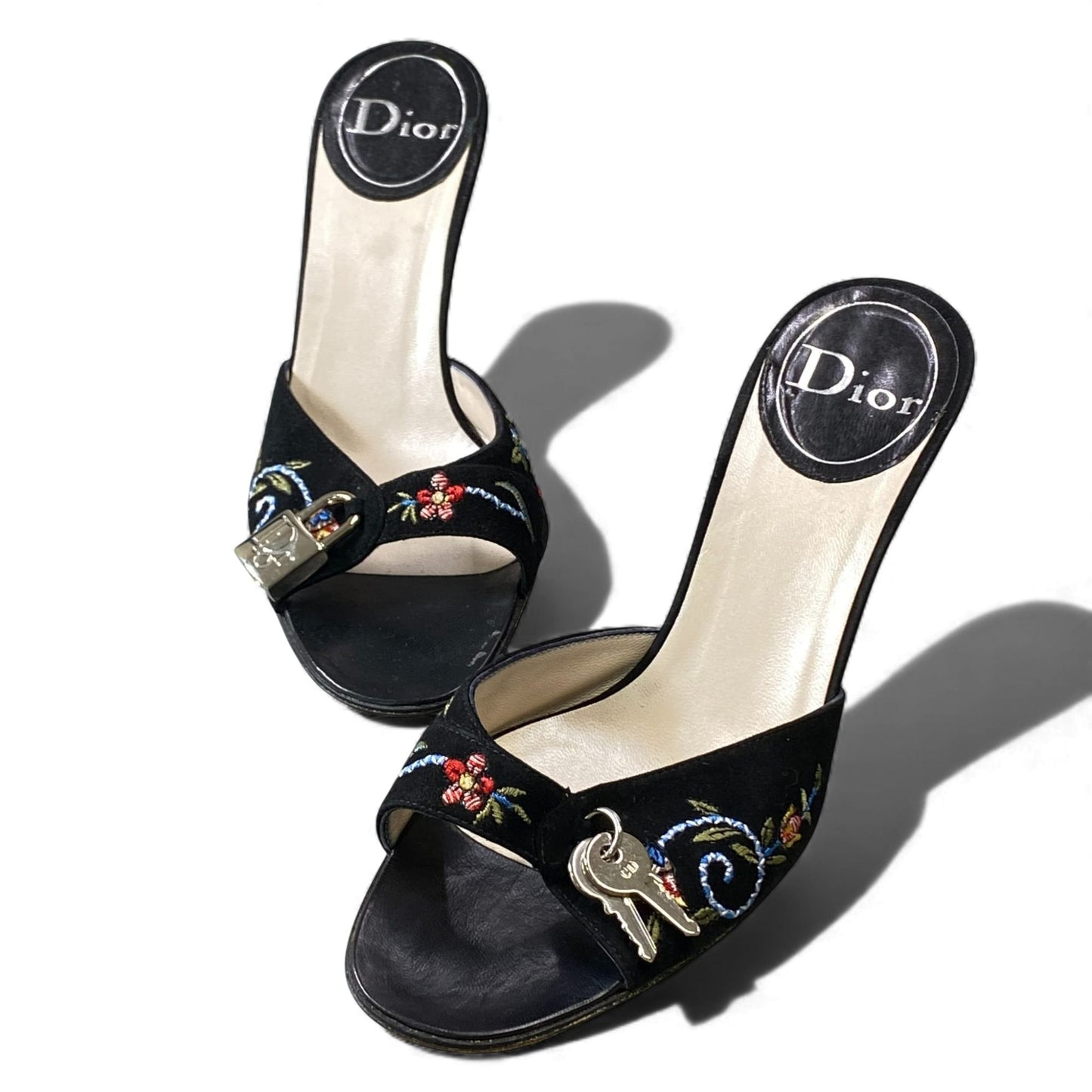1L11 Christian Dior クリスチャンディオール 刺繍 キーチャーム付き サンダル サイズ37 1/2 ブラック スウェード レディース 女性用 靴k02i