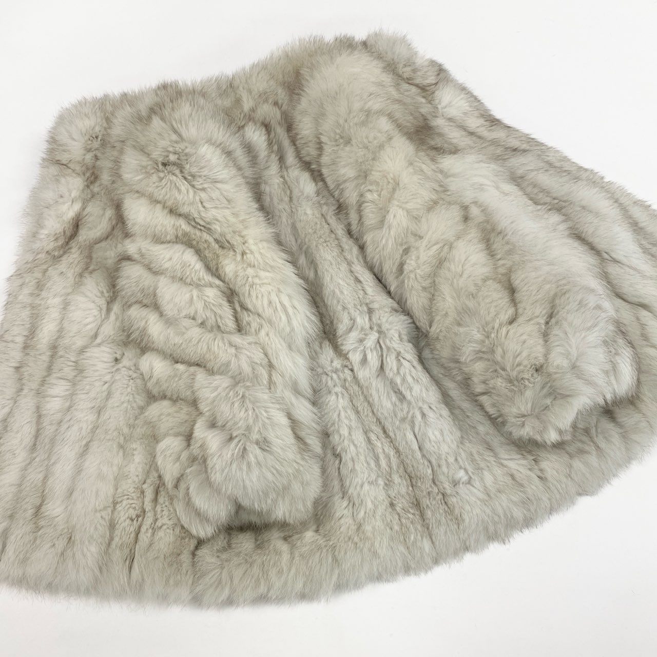 68L8 MACK GARRY SAGA FOX サガフォックス 銀サガ ブルーフォックス コート サイズF ホワイト 最高級本毛皮t18r