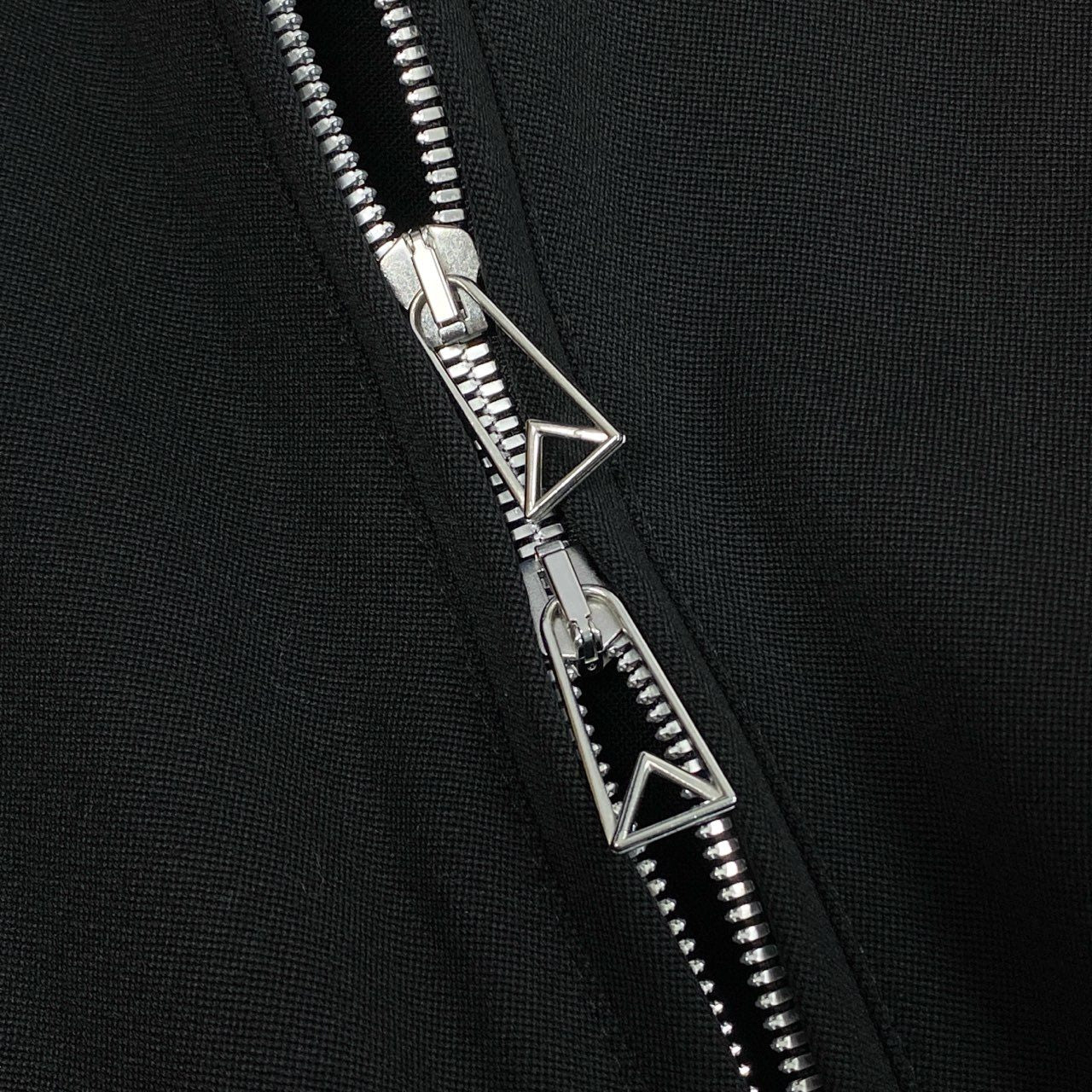 75a19 【新品タグ付き】BOTTAGA VENETA ボッテガ ヴェネタ ジャージジャケット ブルゾン サイズS ブラック メンズk02i