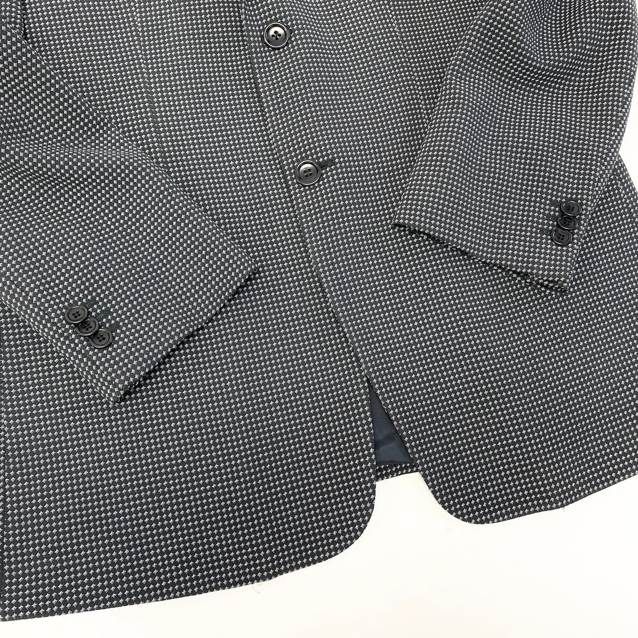 68d30 EMPORIO ARMANI エンポリオアルマーニ JUDE LINE テーラードジャケット シングル 2B  サイズ50 ブラック ホワイト メンズ 紳士服u02t