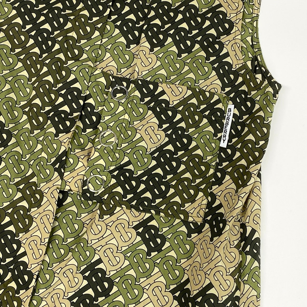 12i14 《美品》 BURBERRY LONDON ENGLAND バーバリー ロンドン 総柄シャツ ノースリーブシャツ TBロゴ ブラウス コットンシャツ IT40 グリーン 綿100％ レディース 女性用u02t